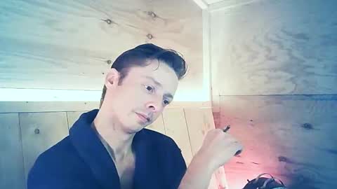 Snapshot of beukenstein chatting on January 13, 12:09 am . online show from January 13, 12:09 am