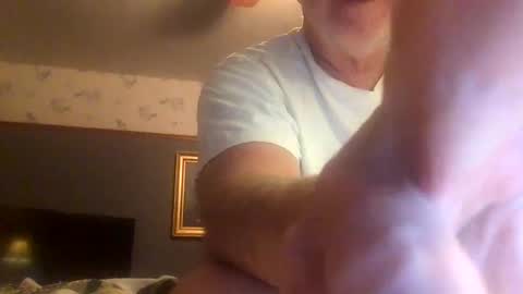 Snapshot of bhsurfer3 chatting on February 17, 12:16 pm bhsurfer3 online show from February 17, 12:16 pm