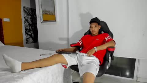 big_jhoonss_ online show from October 8, 2:38 am