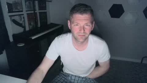 bigbaddbulll online show from March 7, 4:23 am