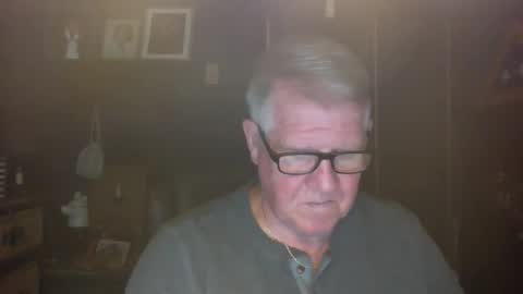 Snapshot of bigbeerdrinker1 chatting on October 13, 5:13 am bigbeerdrinker online show from October 13, 5:13 am