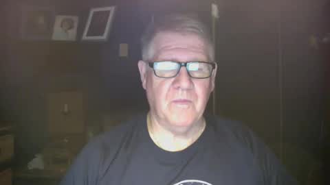 Snapshot of bigbeerdrinker1 chatting on January 7, 9:32 am bigbeerdrinker online show from January 7, 9:32 am