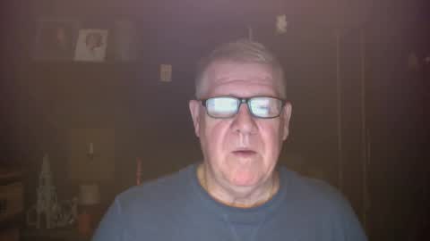 Snapshot of bigbeerdrinker1 chatting on December 20, 8:17 am bigbeerdrinker online show from December 20, 8:17 am