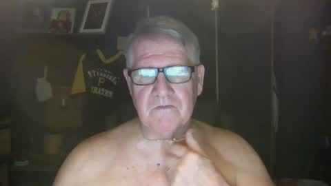 Snapshot of bigbeerdrinker1 chatting on March 11, 1:59 am bigbeerdrinker online show from March 11, 1:59 am