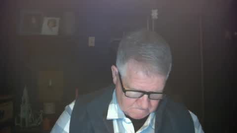 Snapshot of bigbeerdrinker1 chatting on December 21, 2:04 pm bigbeerdrinker online show from December 21, 2:04 pm