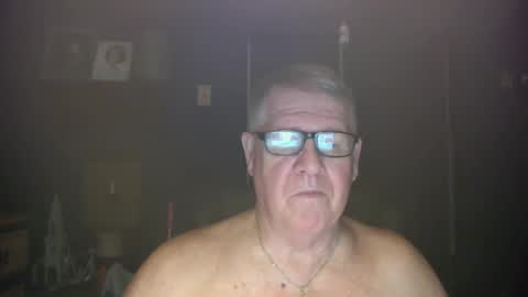 Snapshot of bigbeerdrinker1 chatting on December 23, 5:49 am bigbeerdrinker online show from December 23, 5:49 am