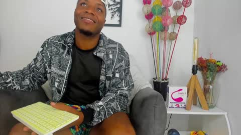 Snapshot of bigcock_latin01 chatting on December 30, 3:25 am sexy muscle online show from December 30, 3:25 am