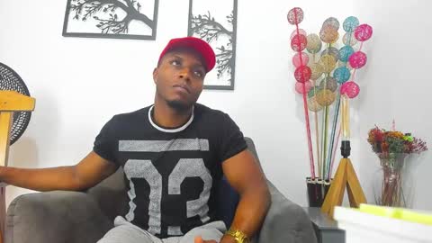 Snapshot of bigcock_latin01 chatting on March 11, 2:32 am sexy muscle online show from March 11, 2:32 am