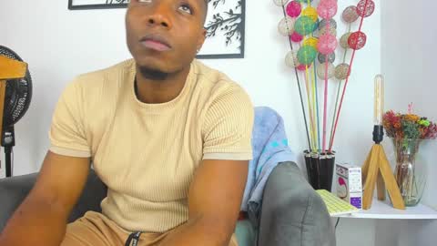 Snapshot of bigcock_latin01 chatting on January 20, 3:15 am sexy muscle online show from January 20, 3:15 am