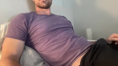 Snapshot of bigcollegecock69690 chatting on December 17, 4:32 pm bigcollegecock69690 online show from December 17, 4:32 pm