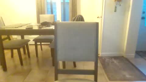 bigdeer581917471 online show from June 11, 8:01 am