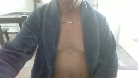 bigdeer581917471 online show from May 24, 10:10 am