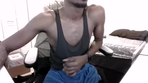 Snapshot of bigdickcumslut99 chatting on March 5, 6:33 am antwan online show from March 5, 6:33 am