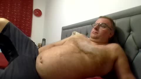 Snapshot of bigguy2014 chatting on December 28, 9:40 pm bigguy2014 online show from December 28, 9:40 pm