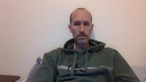 Snapshot of bighugemouthful chatting on February 18, 3:43 pm Chaz online show from February 18, 3:43 pm