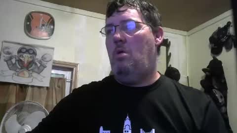 Snapshot of bigjohn41000 chatting on October 17, 9:57 am bigjohn41000 online show from October 17, 9:57 am
