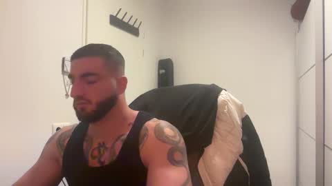 Snapshot of bigsnakeman1995 chatting on September 19, 3:18 am Gogo online show from September 19, 3:18 am