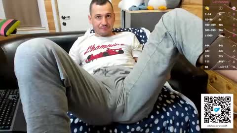 Snapshot of bigsshark chatting on March 1, 6:32 pm bigsshark online show from March 1, 6:32 pm