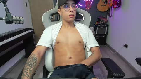 bigxboy96 online show from January 18, 2:07 am