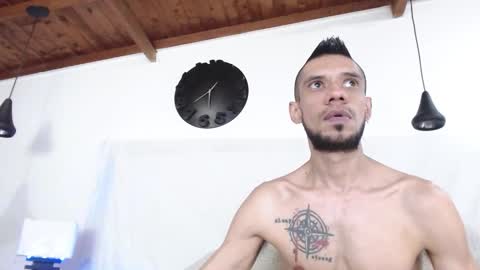 Snapshot of bigzehuz chatting on February 21, 9:45 am andres online show from February 21, 9:45 am