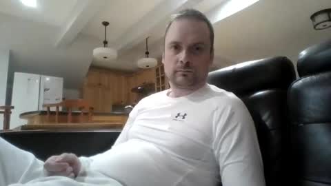 Snapshot of bird8888 chatting on October 14, 10:39 pm bird8888 online show from October 14, 10:39 pm