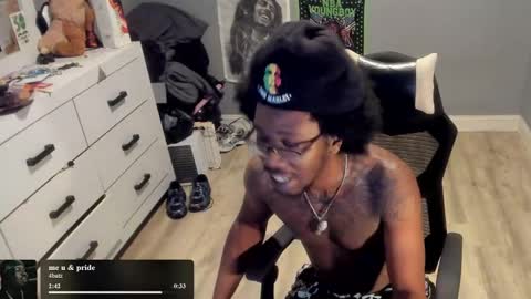 Plant Base Streamers From Pennsylvania online show from November 11, 11:32 pm