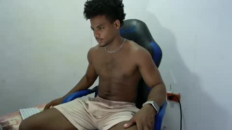 Snapshot of black_dicck chatting on September 29, 3:08 pm tu morenito online show from September 29, 3:08 pm