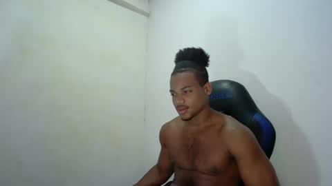Snapshot of black_dicck chatting on October 1, 6:56 pm tu morenito online show from October 1, 6:56 pm