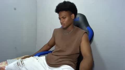 tu morenito online show from April 13, 2:34 am