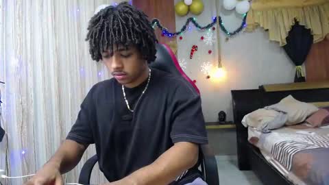 black_king_241 online show from December 2, 4:48 am