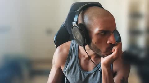 Master online show from April 26, 12:46 pm