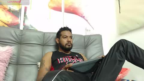 Snapshot of bladehot_ chatting on September 15, 9:10 am Richard online show from September 15, 9:10 am