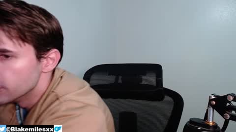 Snapshot of blakemiles2 chatting on January 4, 12:59 am Blake Miles online show from January 4, 12:59 am