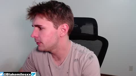 Snapshot of blakemiles2 chatting on February 4, 3:54 am Blake Miles online show from February 4, 3:54 am