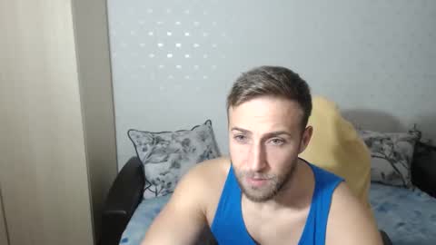 Snapshot of blondeagle chatting on December 4, 8:51 pm Mr Blond online show from December 4, 8:51 pm