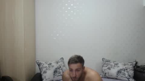 Snapshot of blondeagle chatting on January 11, 6:01 pm Mr Blond online show from January 11, 6:01 pm