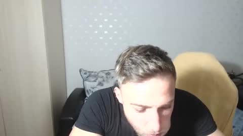 Snapshot of blondeagle chatting on December 11, 8:38 pm Mr Blond online show from December 11, 8:38 pm