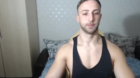 Snapshot of blondeagle chatting on December 9, 8:29 pm Mr Blond online show from December 9, 8:29 pm