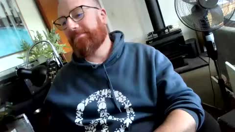 Snapshot of blue_eyes_kiwi chatting on January 4, 5:27 am blue_eyes_kiwi online show from January 4, 5:27 am