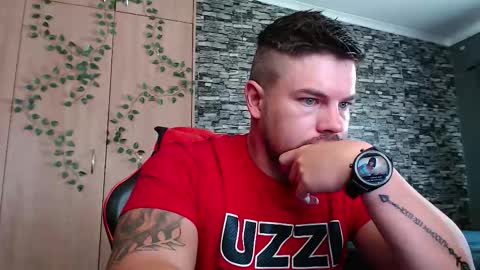 blueeyeboy0 online show from December 1, 7:44 am