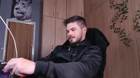 blueeyeboy0 online show from June 5, 8:20 am