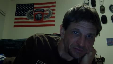 Snapshot of bmurray13kc2 chatting on December 24, 10:33 am bmurray13kc2 online show from December 24, 10:33 am