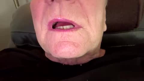 bobbiesucks69 online show from September 29, 7:54 pm