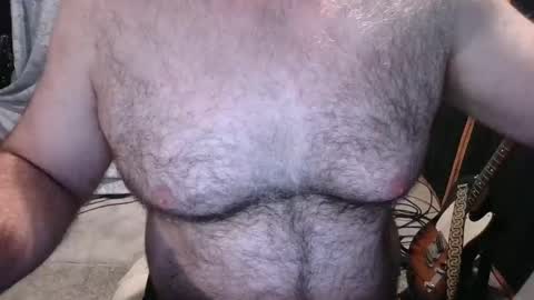 Snapshot of bobbyhill27b chatting on September 16, 3:18 am BobbyHill27b online show from September 16, 3:18 am