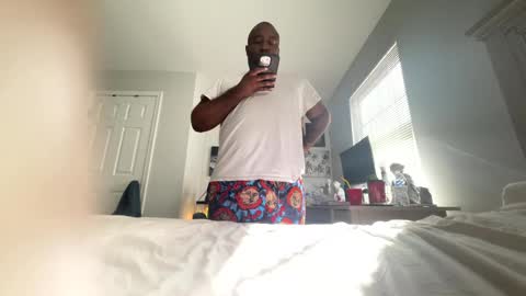 Luv bug  online show from November 6, 5:05 pm