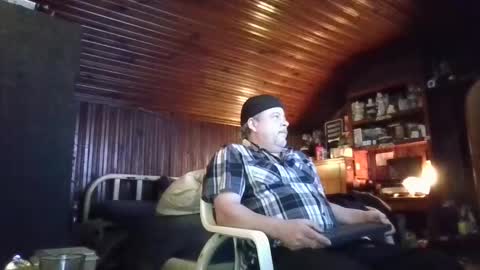 Snapshot of booshy chatting on February 6, 6:56 pm Booshwa online show from February 6, 6:56 pm