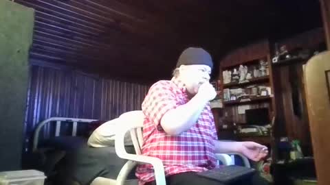 Snapshot of booshy chatting on February 2, 7:25 pm Booshwa online show from February 2, 7:25 pm