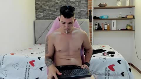 booyhott_ online show from March 5, 9:11 pm