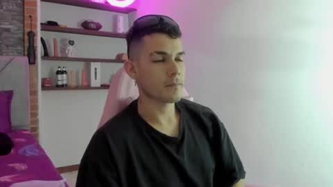 booyhott_ online show from December 21, 8:06 pm