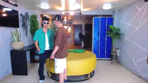 Snapshot of boschcz chatting on October 11, 4:38 am THOMAS AND DAMIAND online show from October 11, 4:38 am